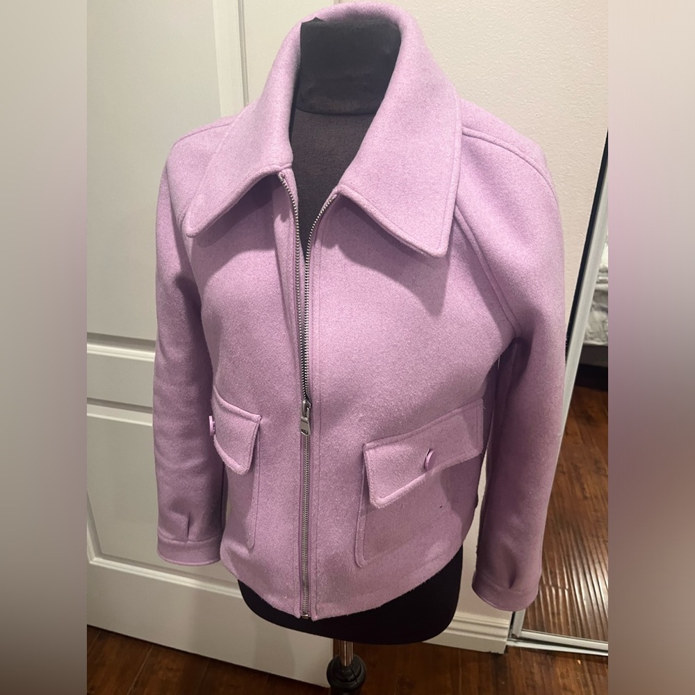 Beautiful jacket in lavender color like new